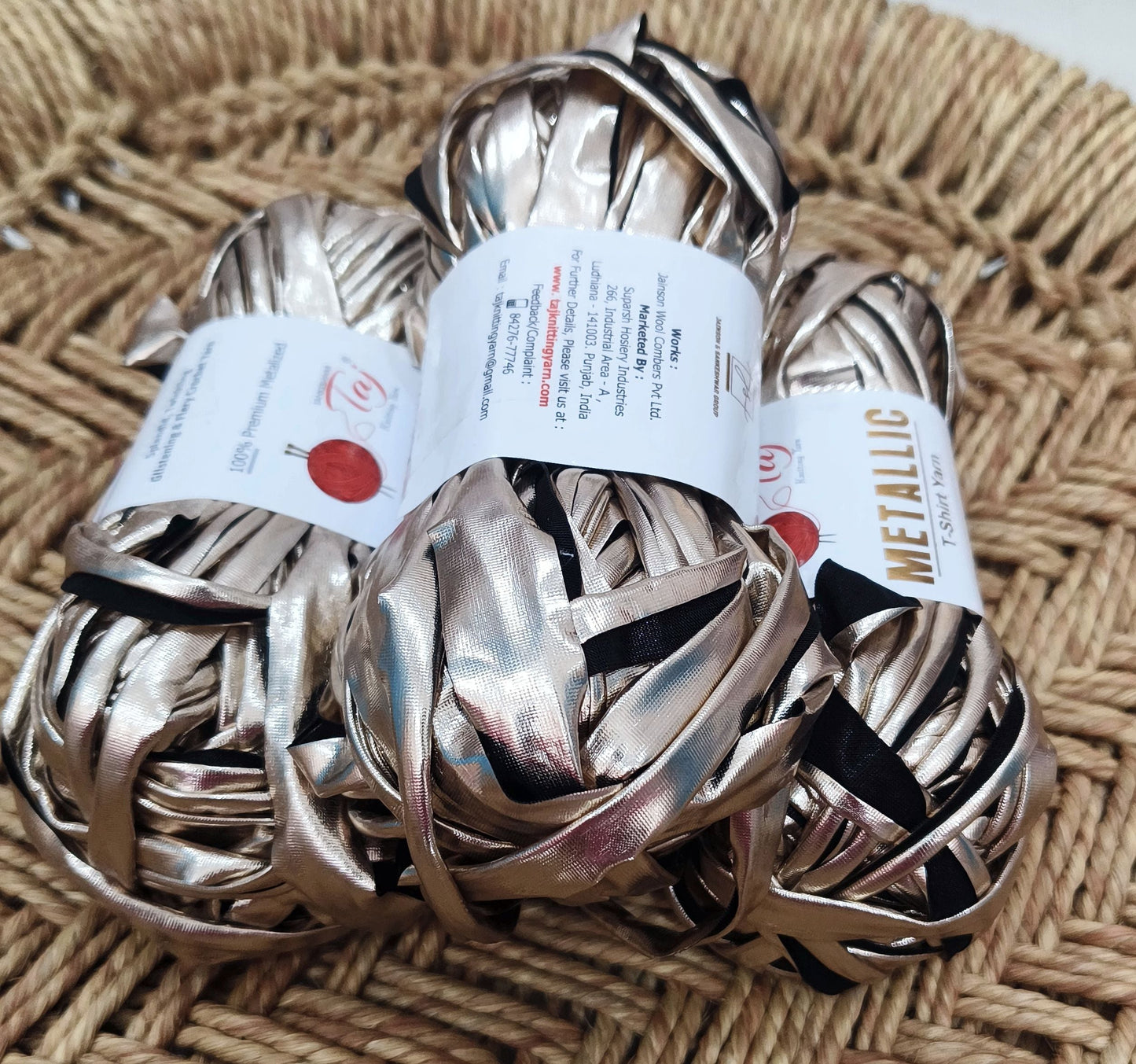 Metallic t shirt yarn